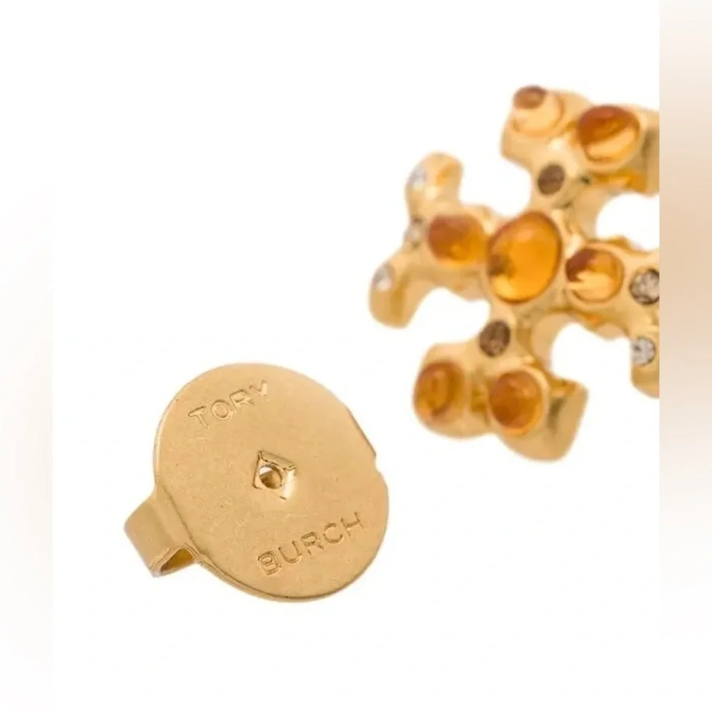 Designers Brands For Customers That Love To Wear Casual and Elegant Accessories